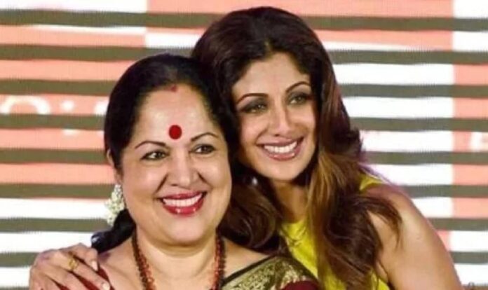 फाइल फ़ोटो: शिल्पा शेट्टी अपनी मां सुनंदा के साथ